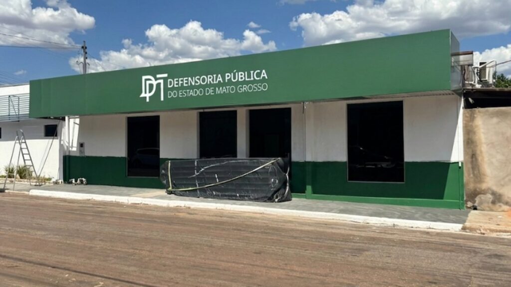 Fachada da sede da Defensoria Pública do Estado de Mato Grosso.