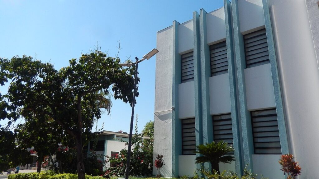 Fachada da sede do Tribunal de Contas do Estado de Goiás, órgão com concurso para Técnico de Controle Externo.