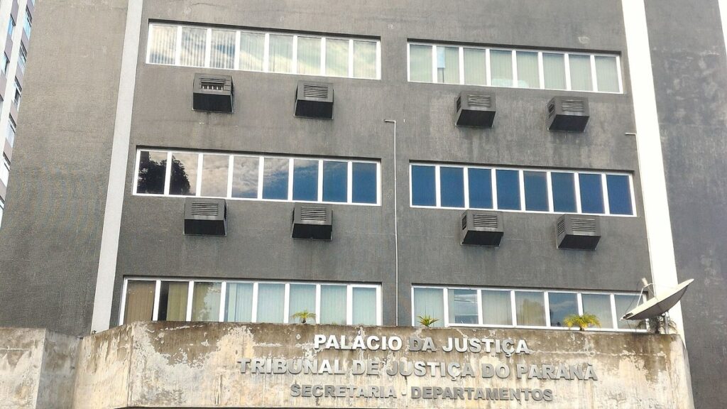 Fachada da sede do Tribunal de Justiça do Estado do Paraná.
