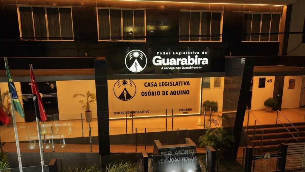 Fachada da sede da Câmara Municipal de Guarabira, na Paraíba.